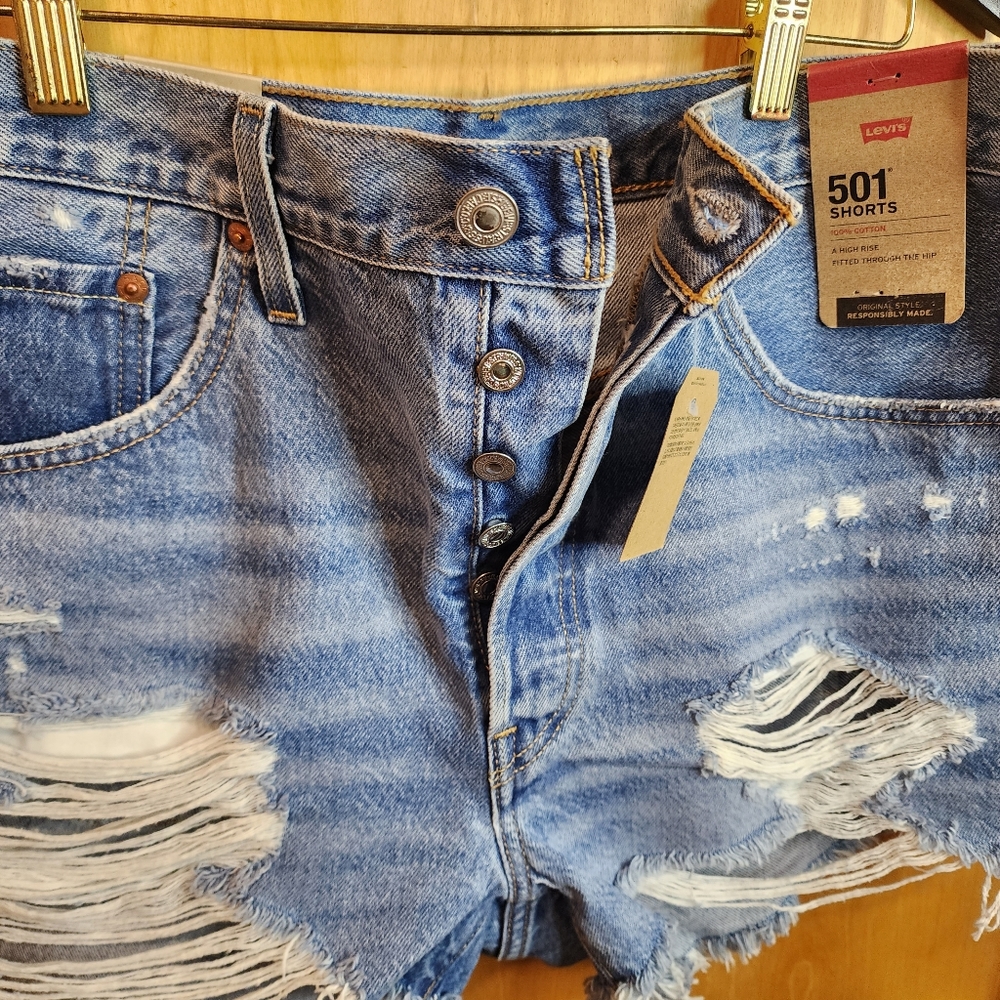 LEVI'S VINTAGE 501 DENIM SHORTS 32" (size 14)
